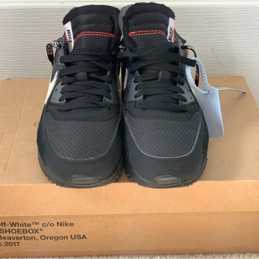 Nike Black and White Men's Sneakers